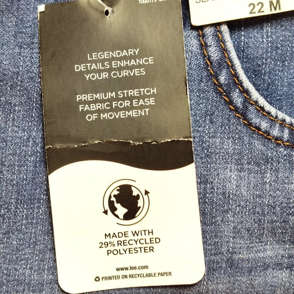 Lee Women’s Capri Jeans Size 22M Mid Rise Regular Fit Stretch Denim - Picture 11 of 12